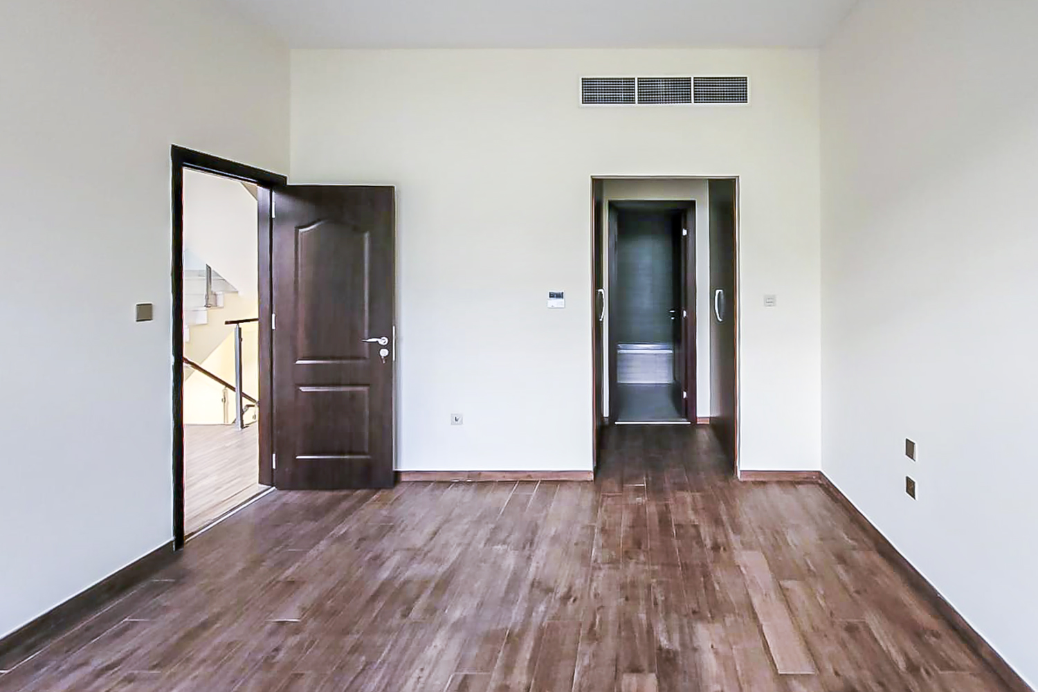 3 Bedrooms Townhouse in Polo Townhouses