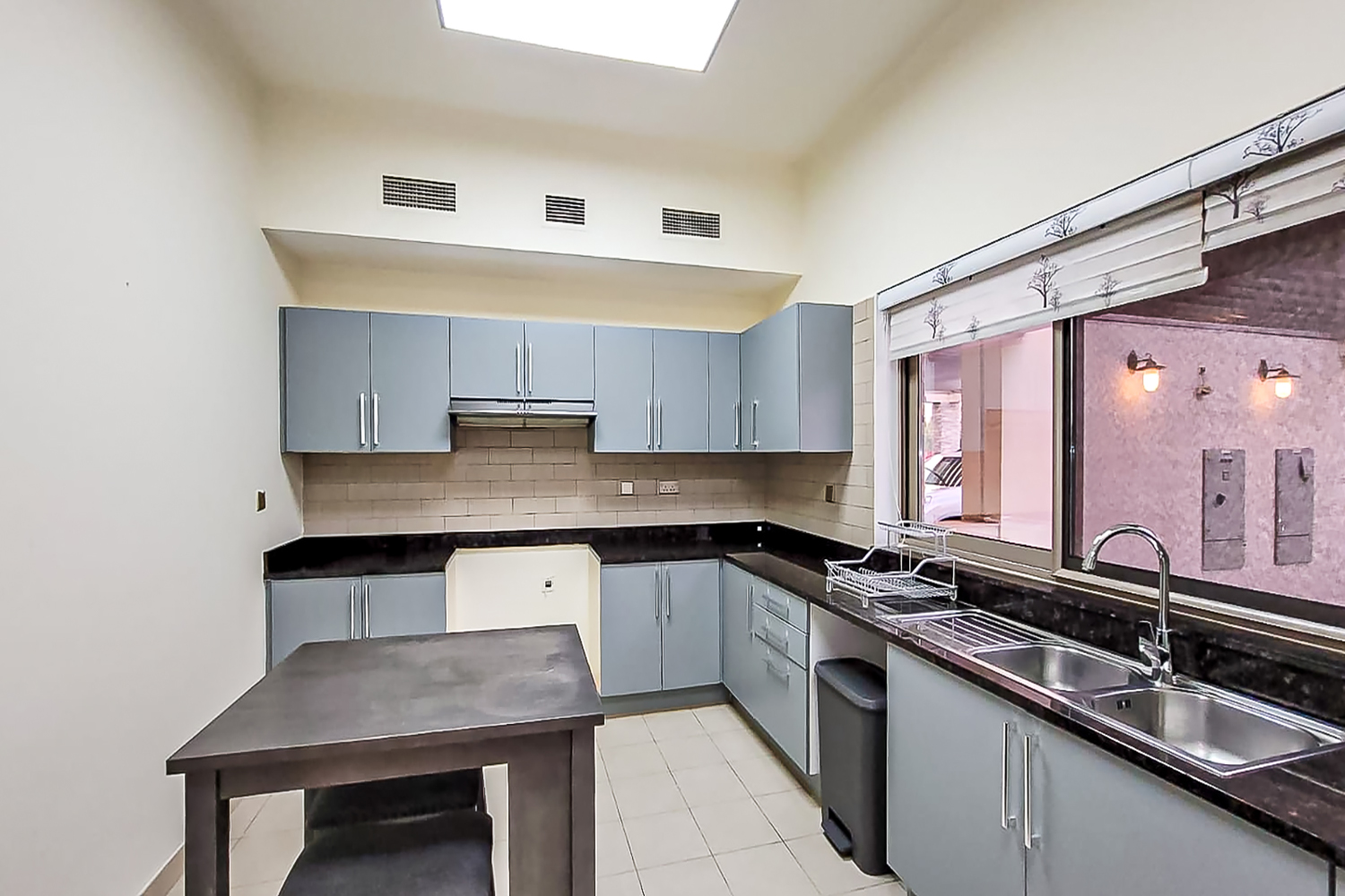 3 Bedrooms Townhouse in Polo Townhouses