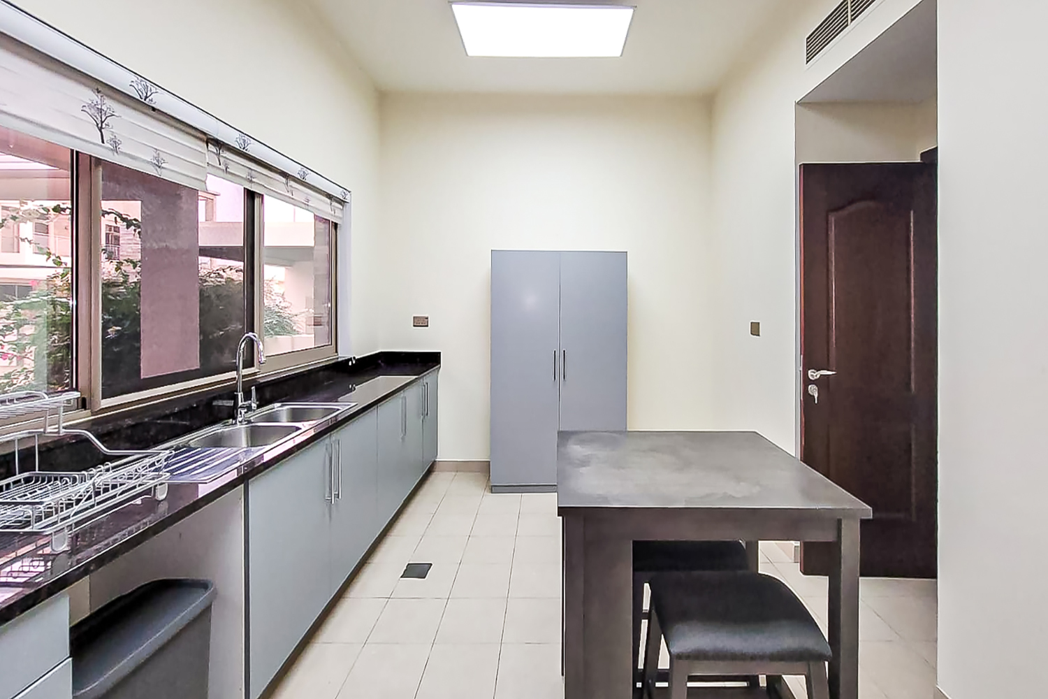 3 Bedrooms Townhouse in Polo Townhouses