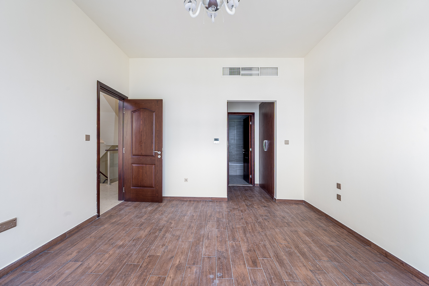 3 Bedrooms Townhouse in Polo Townhouses