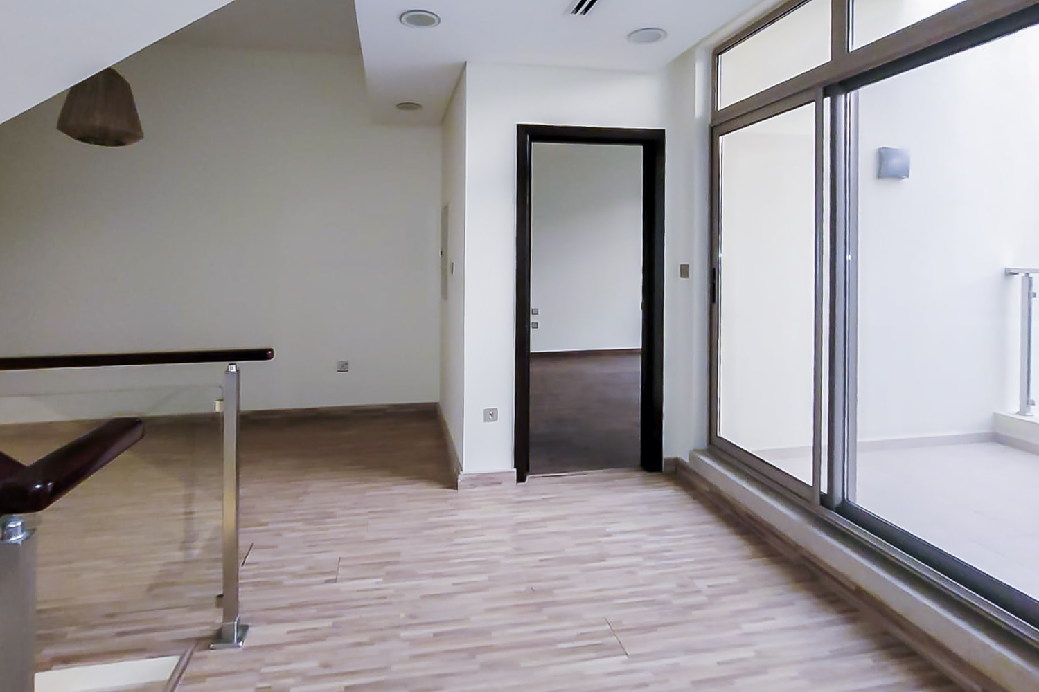 3 Bedrooms Townhouse in Polo Townhouses