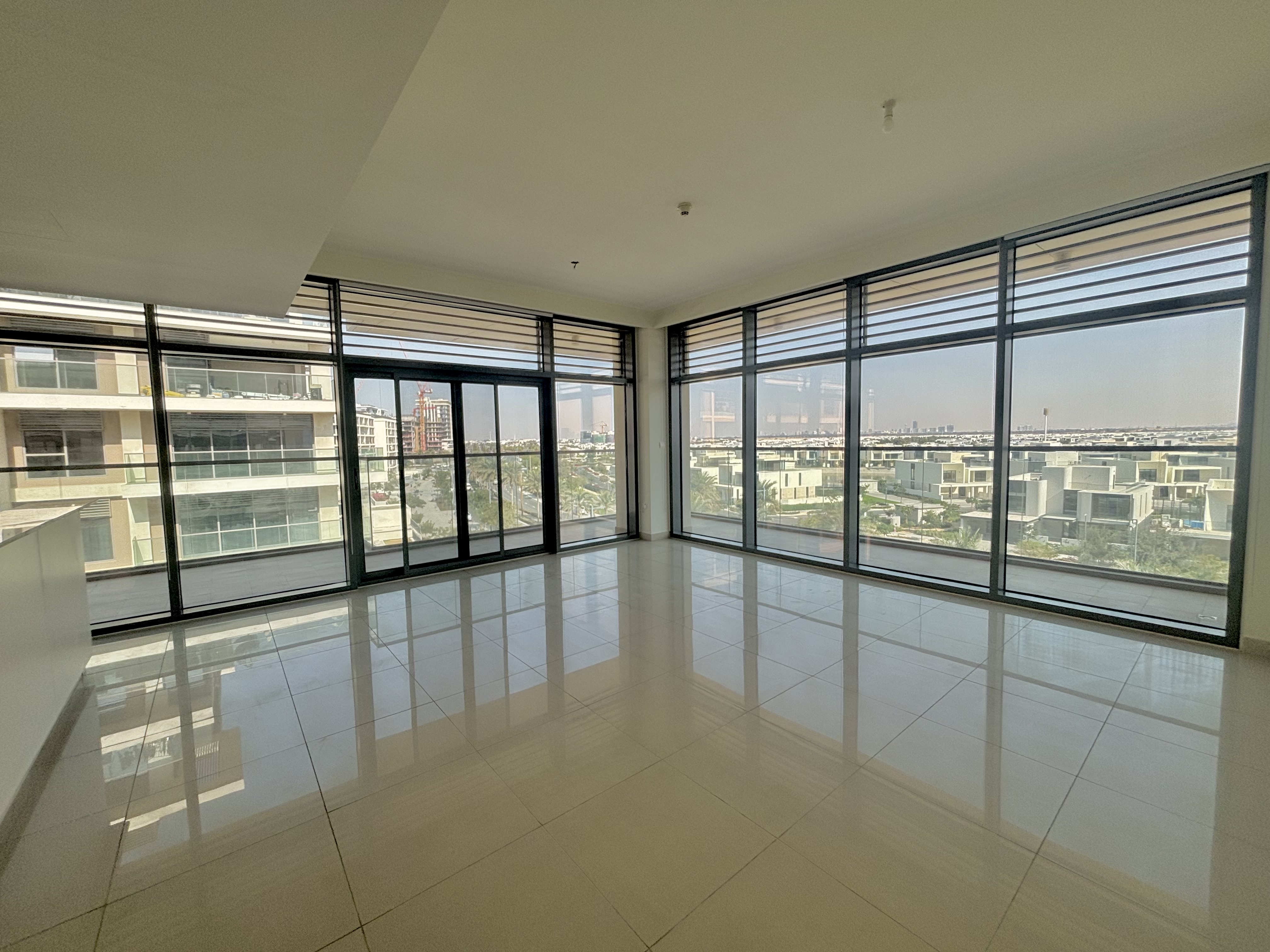 2 Bedrooms Apartment in Mulberry at Park Heights Mulberry B1