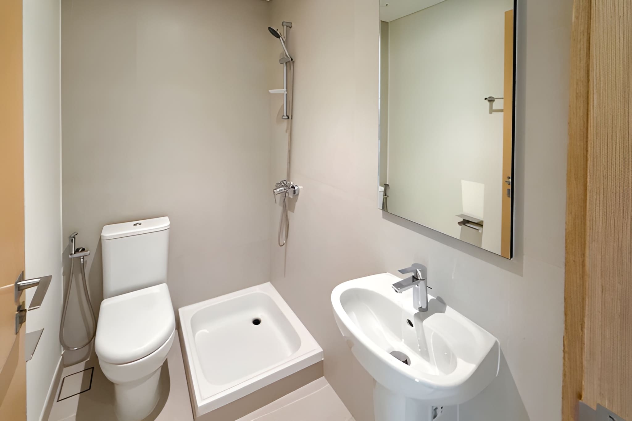 3 Bedrooms Apartment in Park Horizon Tower 2