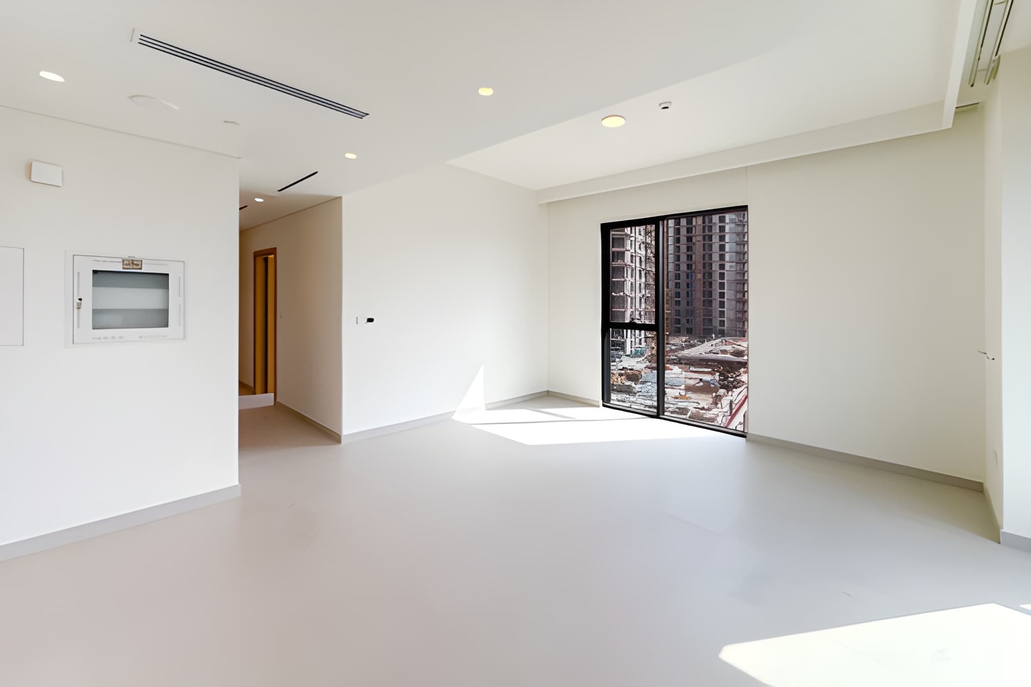 3 Bedrooms Apartment in Park Horizon Tower 2