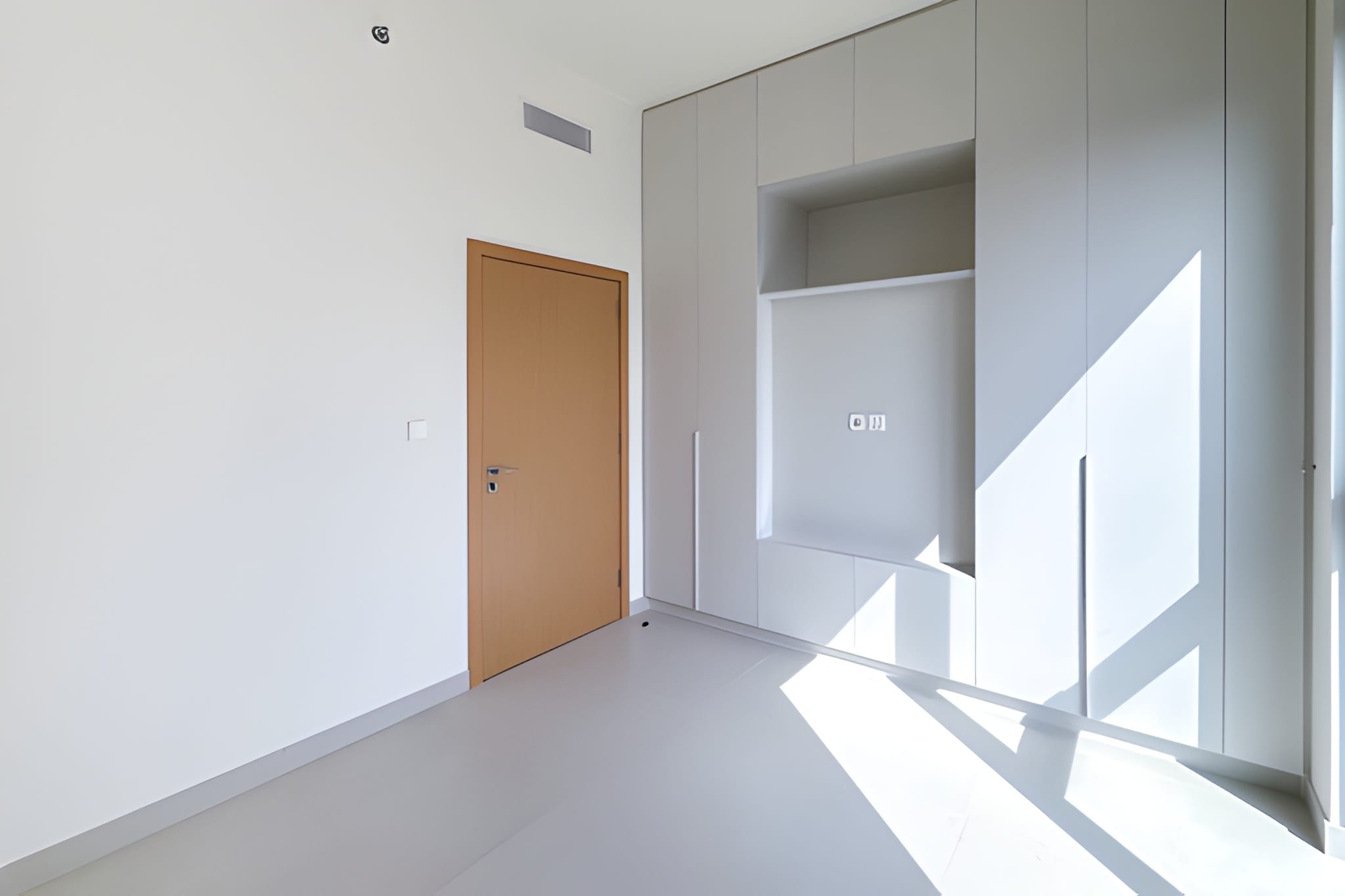 3 Bedrooms Apartment in Park Horizon Tower 2