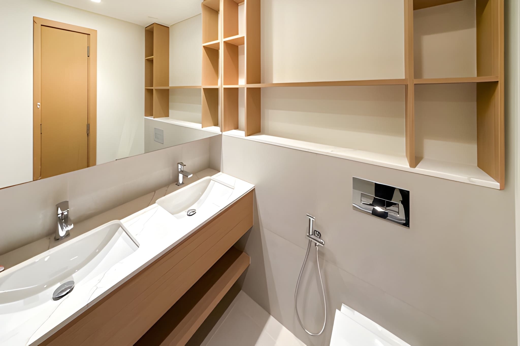 3 Bedrooms Apartment in Park Horizon Tower 2