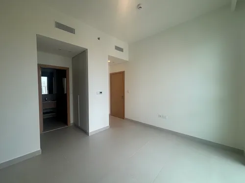 3 Bedrooms Apartment in Park Horizon Tower 2