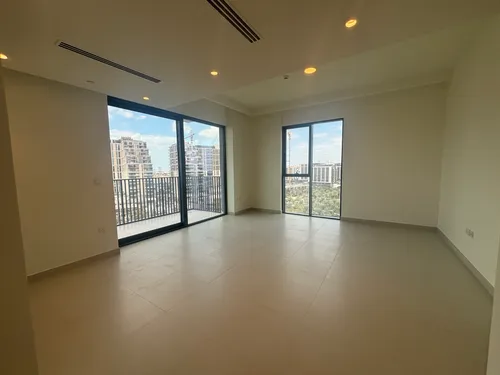 3 Bedrooms Apartment in Park Horizon Tower 2