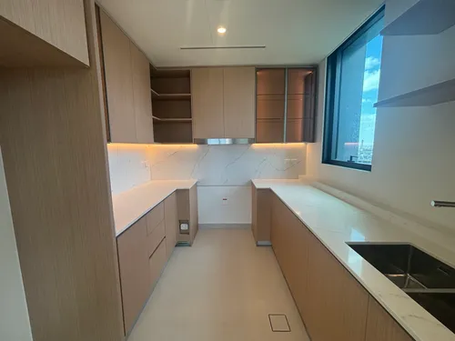 3 Bedrooms Apartment in Park Horizon Tower 2