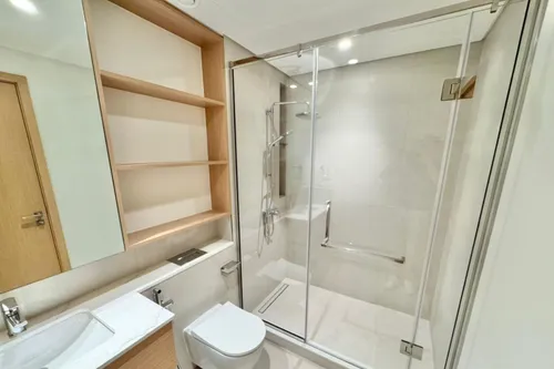 2 Bedrooms Apartment in Park Horizon Tower 2