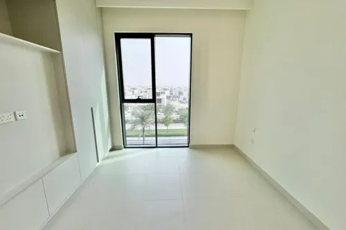 2 Bedrooms Apartment in Park Horizon Tower 2