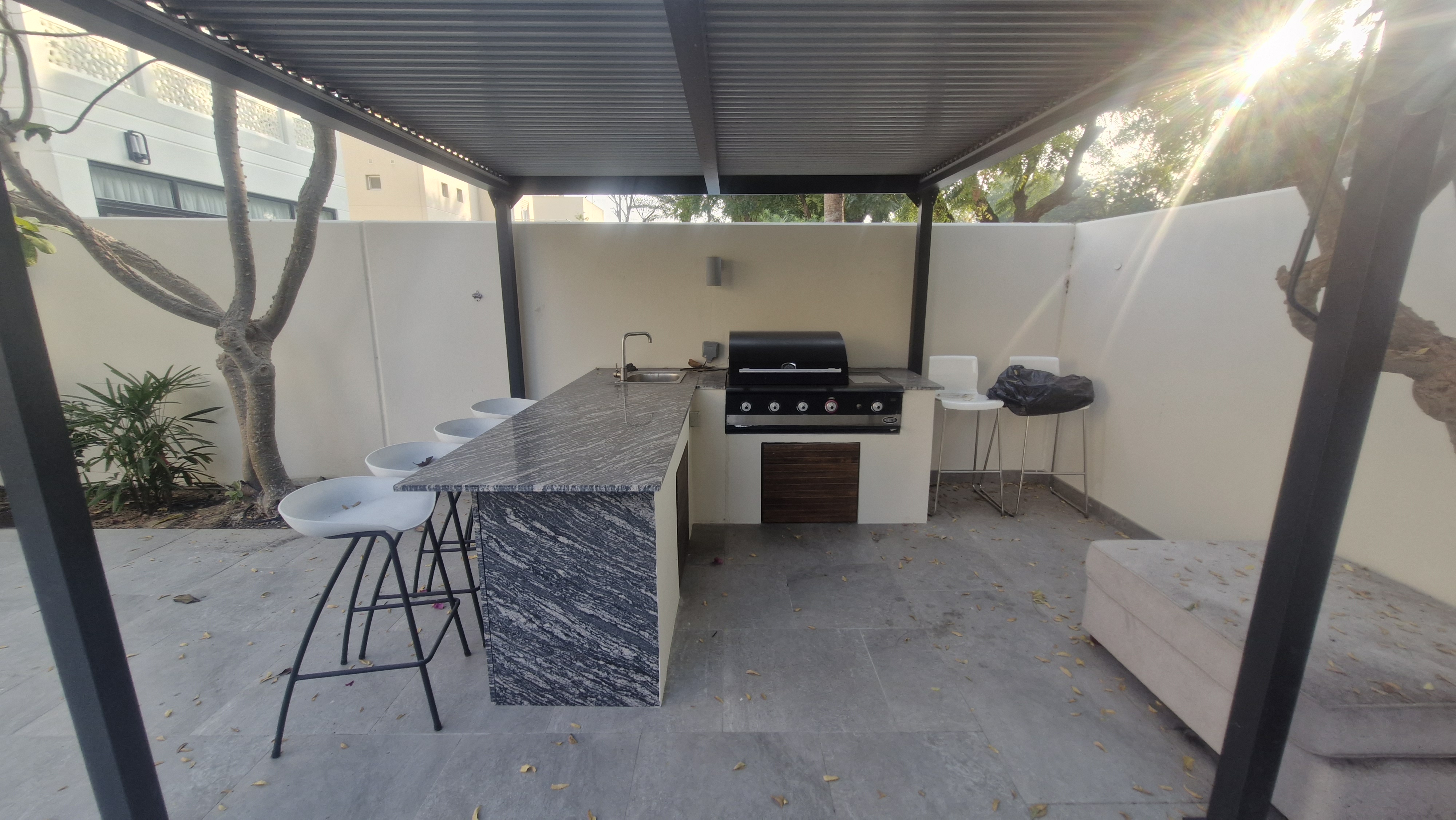 4 Bedrooms Villa in Meadows 9