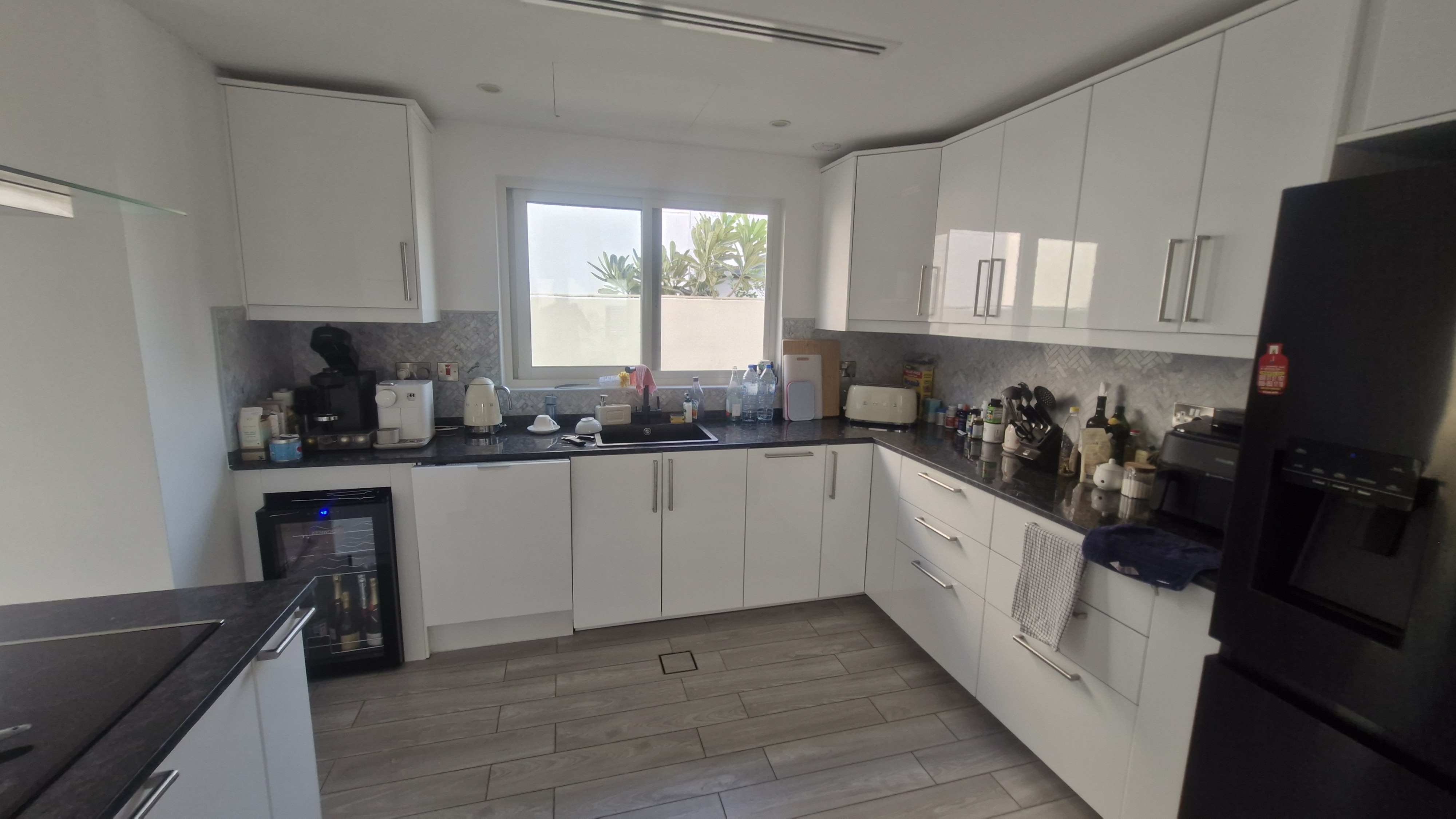 4 Bedrooms Villa in Meadows 9