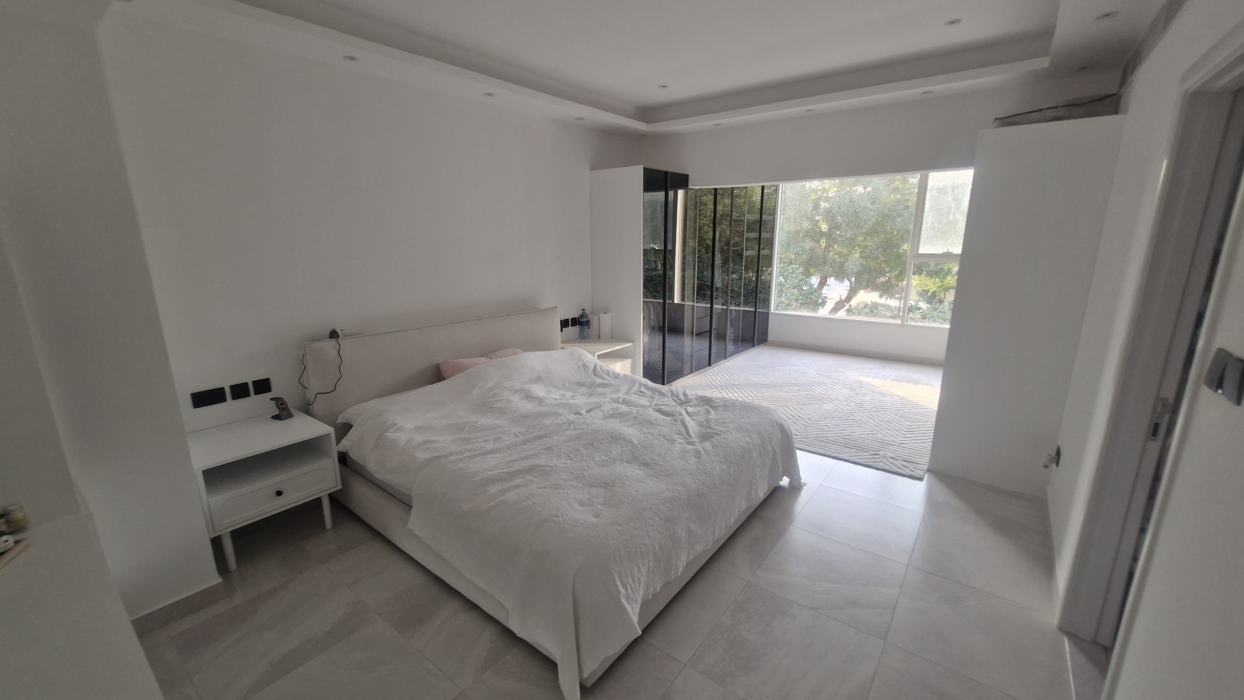 4 Bedrooms Villa in Meadows 9