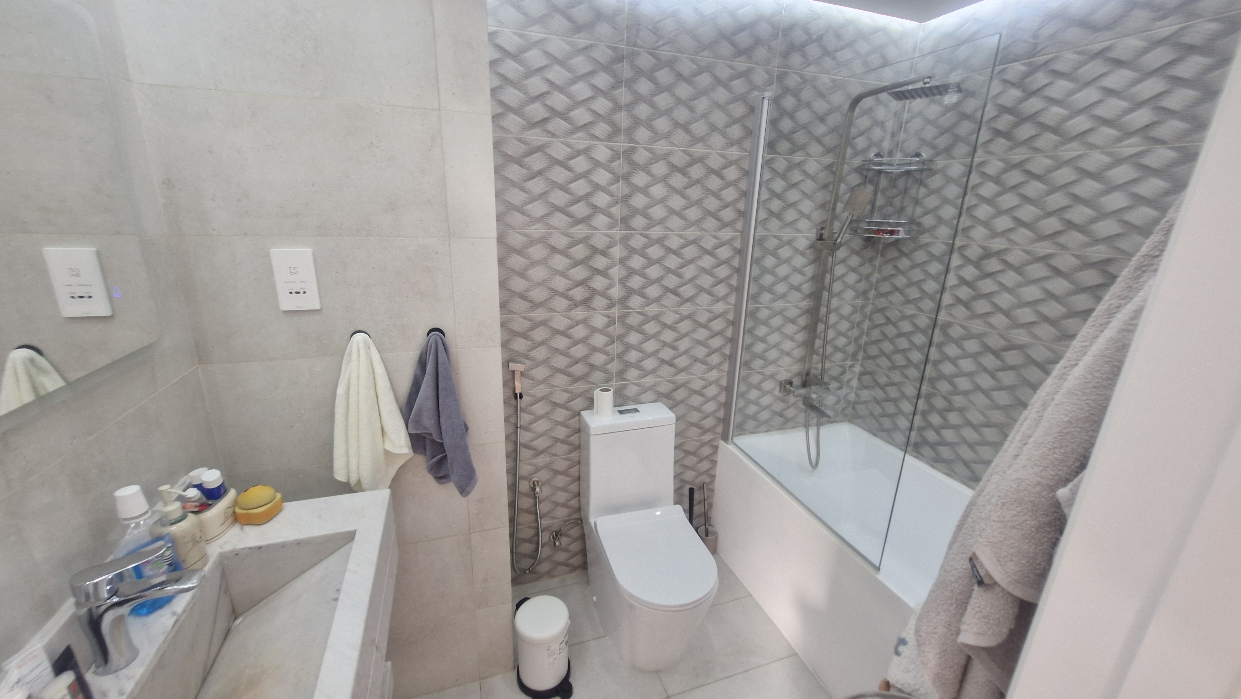 4 Bedrooms Villa in Meadows 9