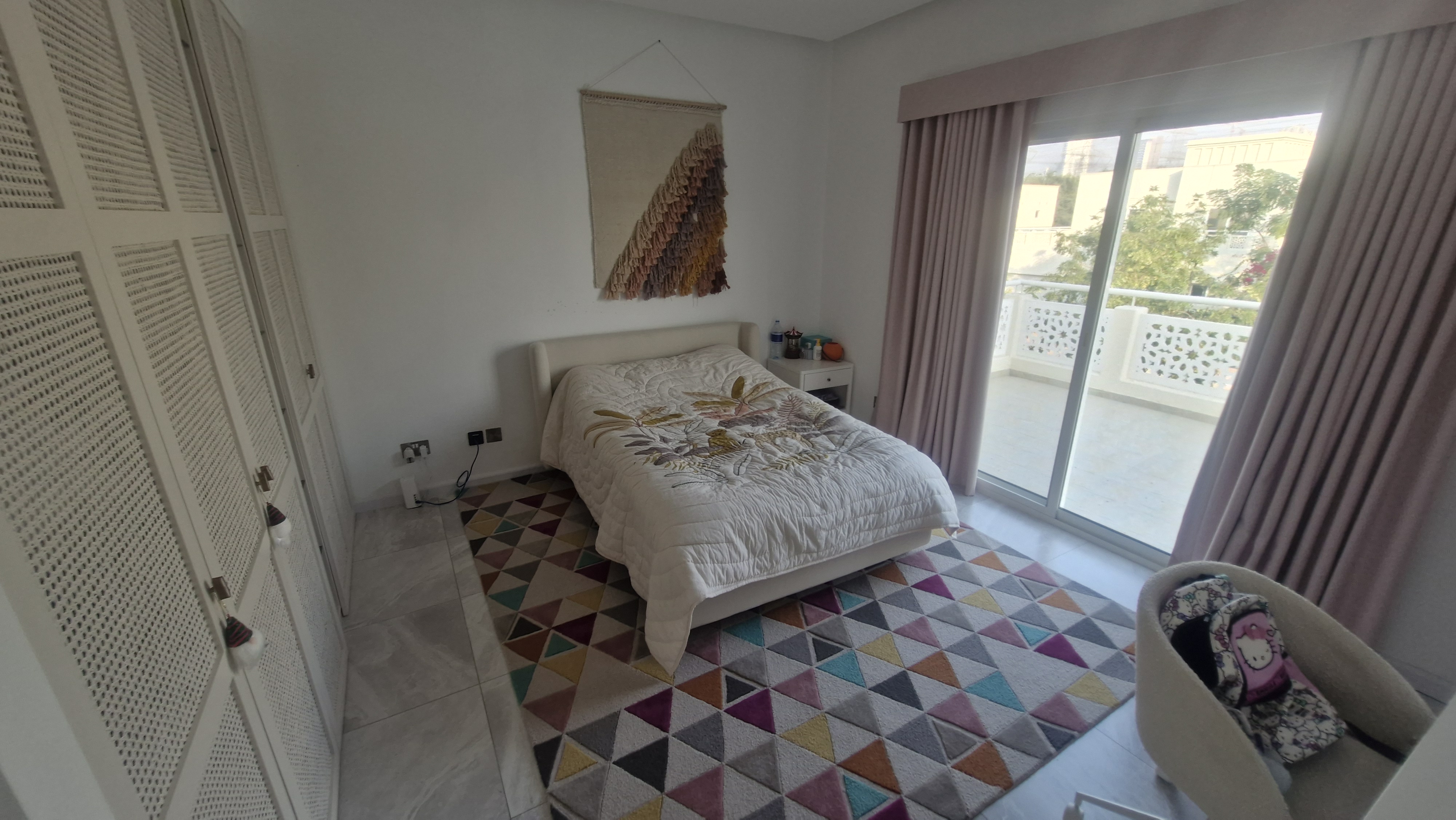 4 Bedrooms Villa in Meadows 9