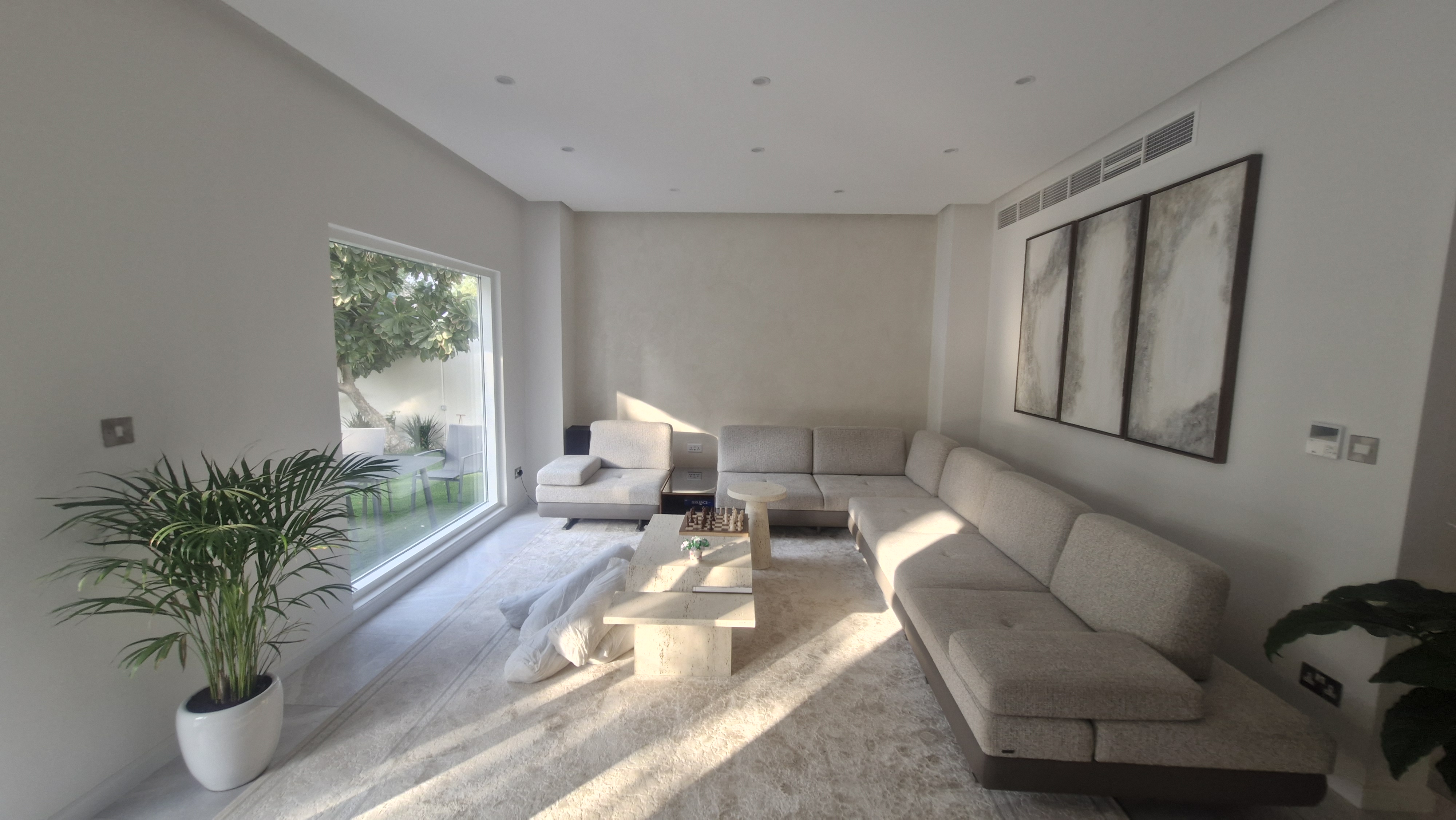 4 Bedrooms Villa in Meadows 9