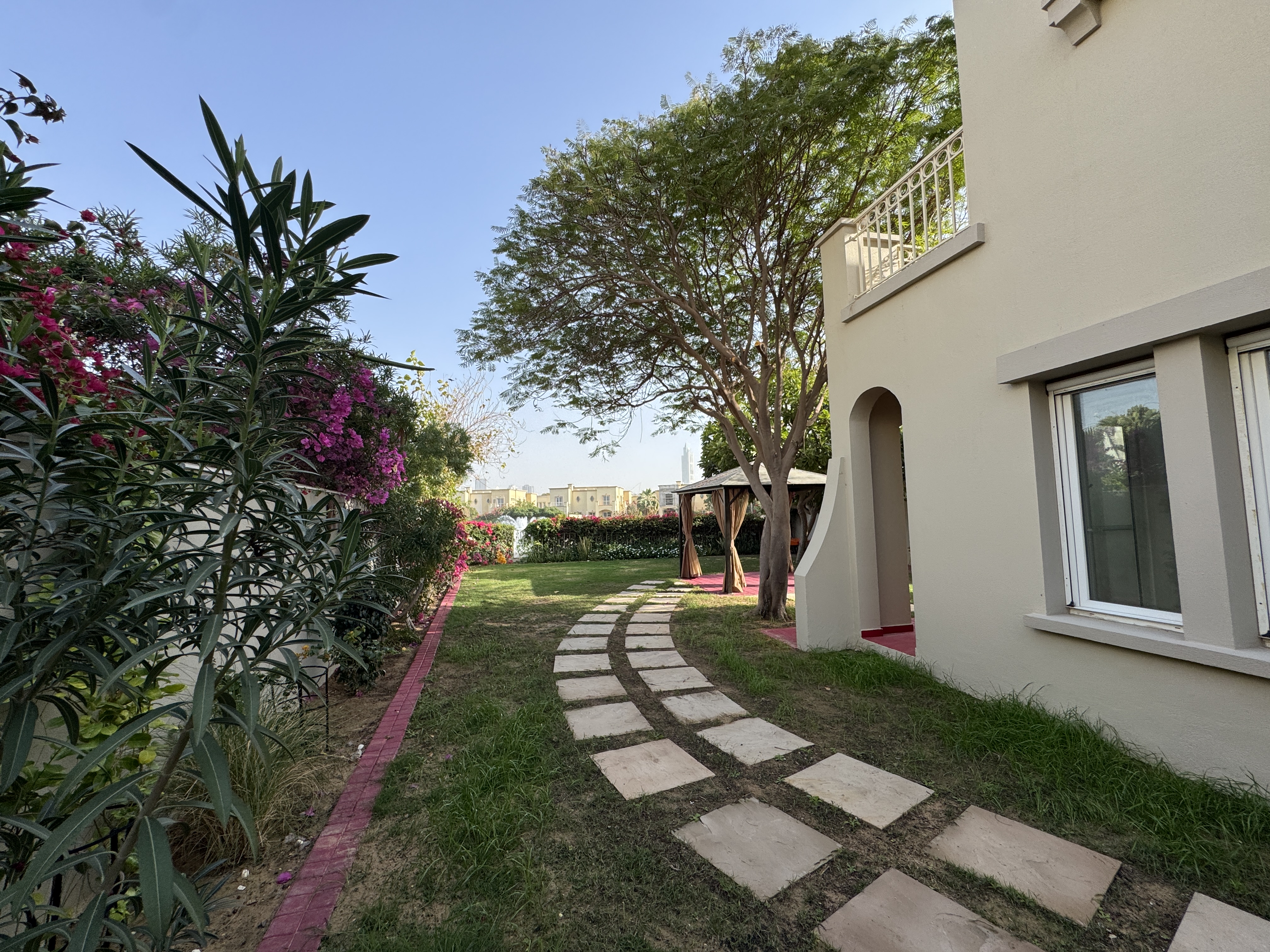 2 Bedrooms Townhouse in Springs 11