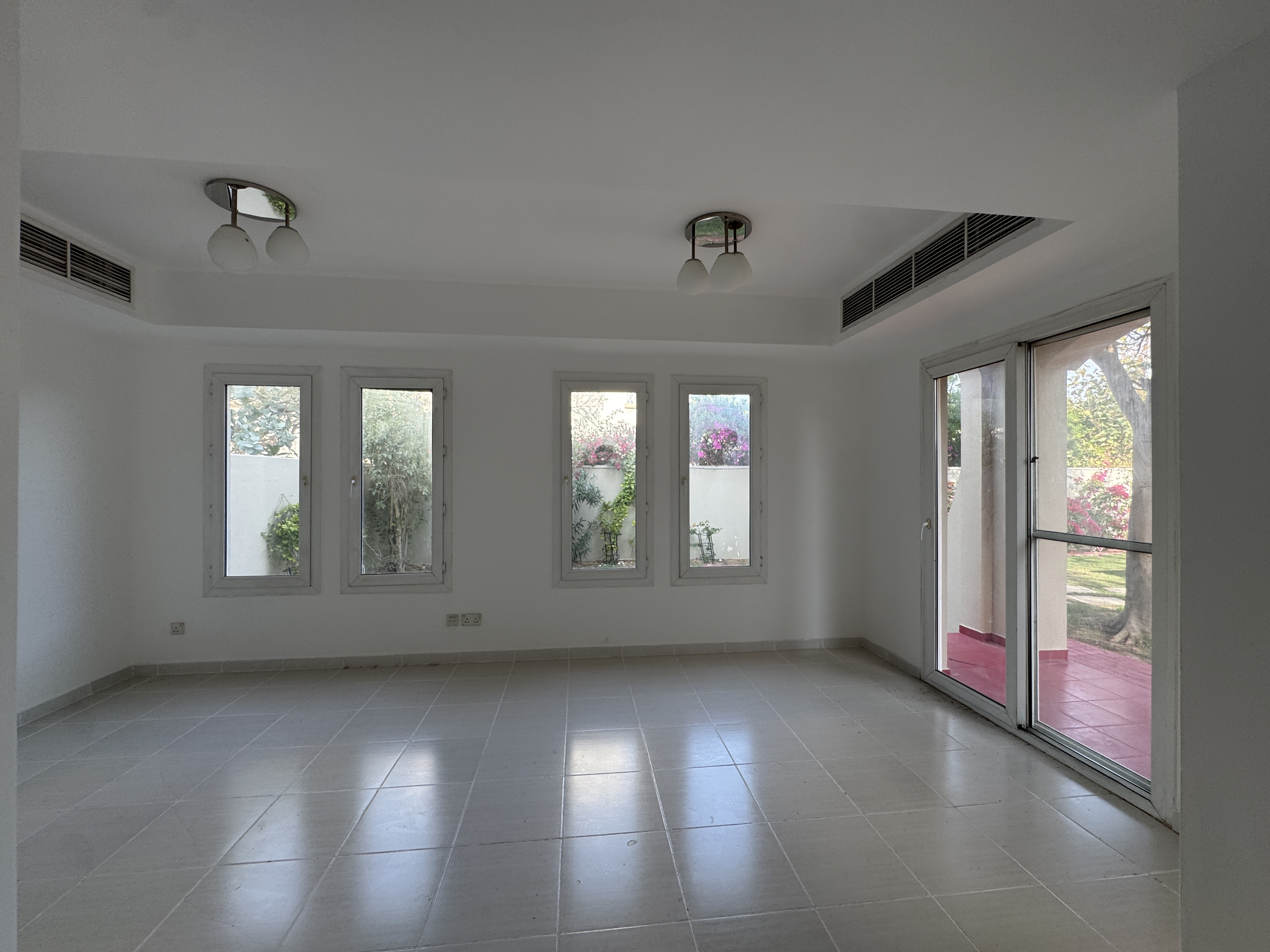 2 Bedrooms Townhouse in Springs 11