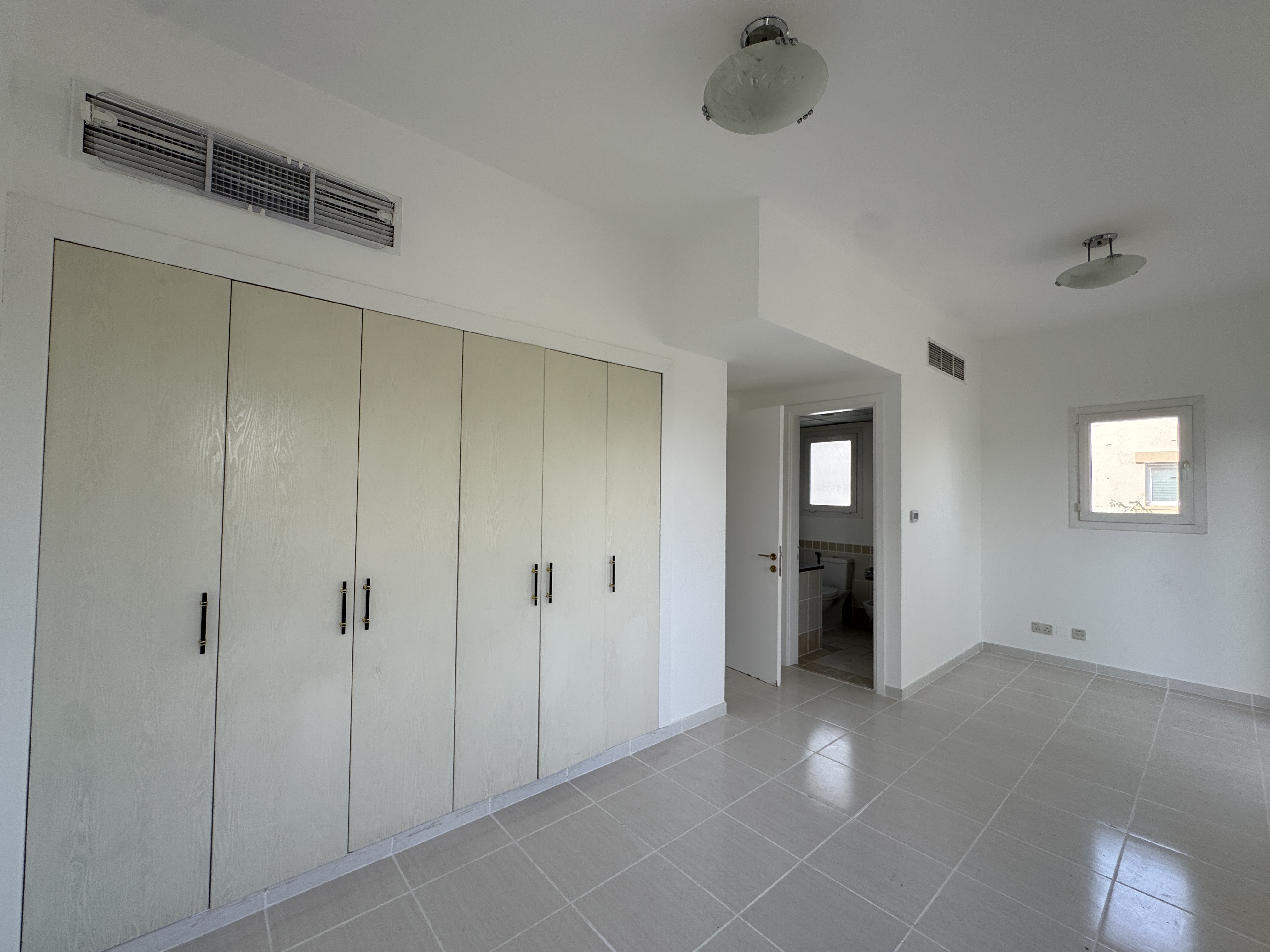 2 Bedrooms Townhouse in Springs 11