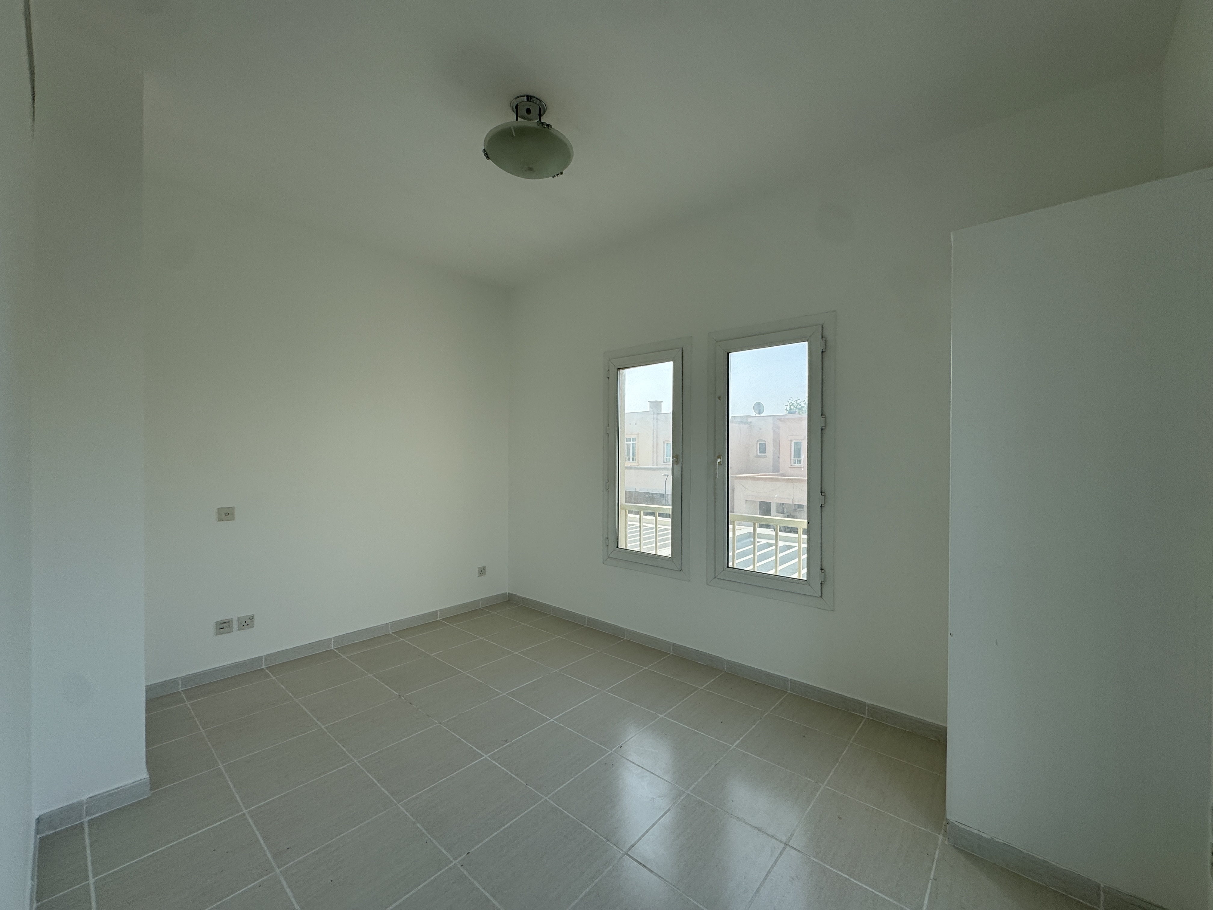 2 Bedrooms Townhouse in Springs 11