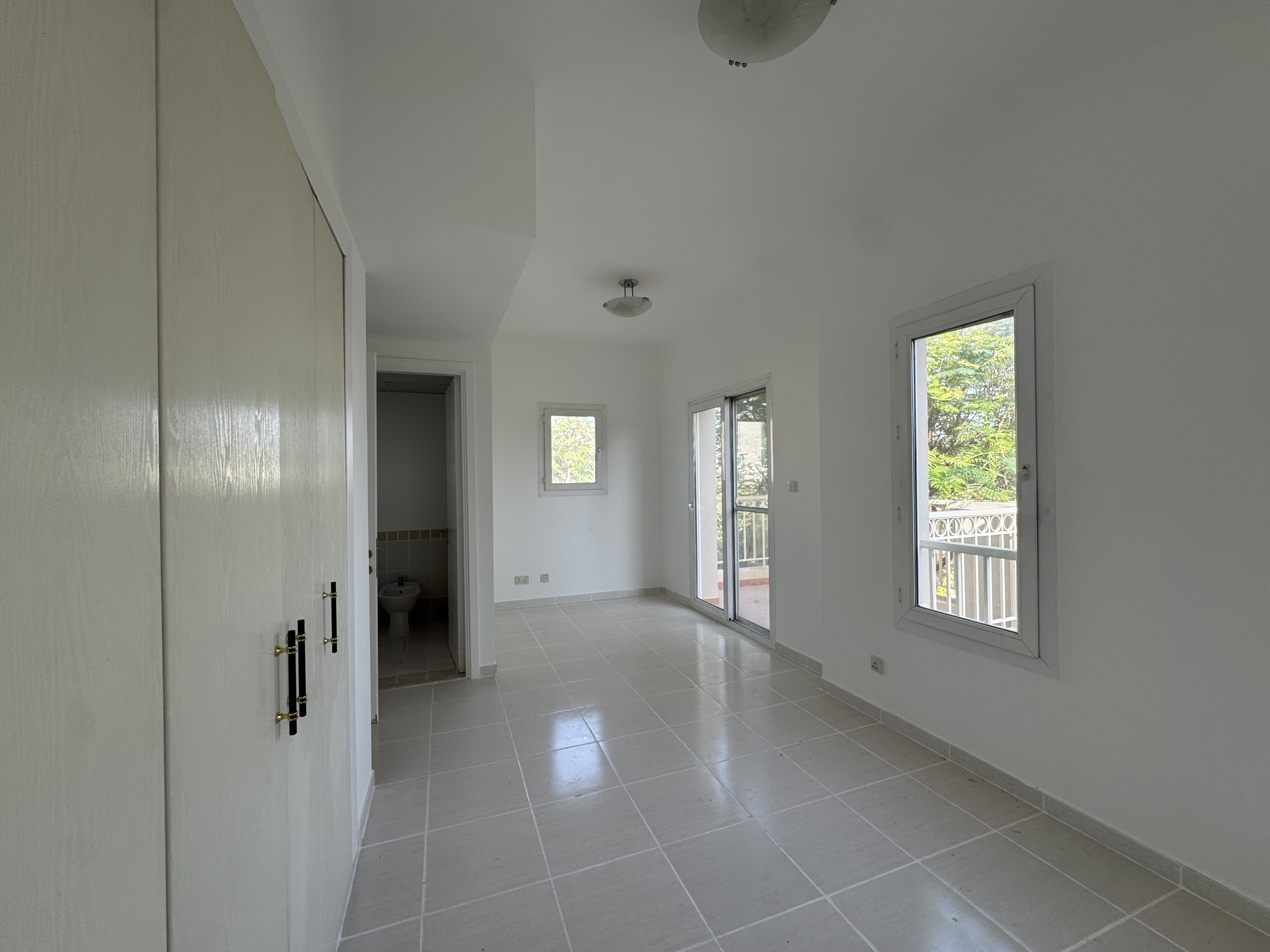 2 Bedrooms Townhouse in Springs 11