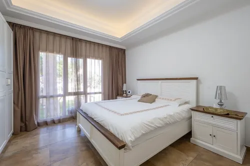 4 Bedrooms Villa in Meadows 1