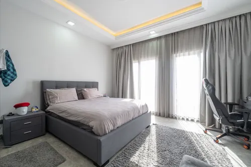 4 Bedrooms Villa in Meadows 1