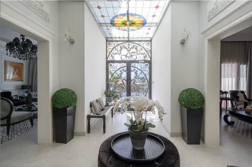 4 Bedrooms Villa in Meadows 1