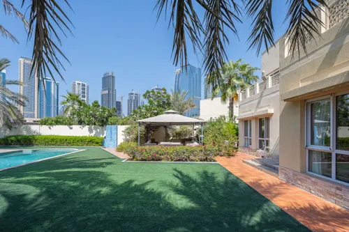 4 Bedrooms Villa in Meadows 2