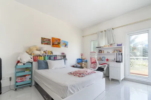 4 Bedrooms Villa in Meadows 2