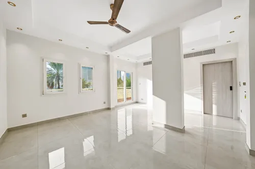 4 Bedrooms Villa in Meadows 2