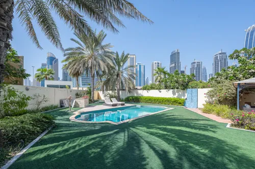 4 Bedrooms Villa in Meadows 2