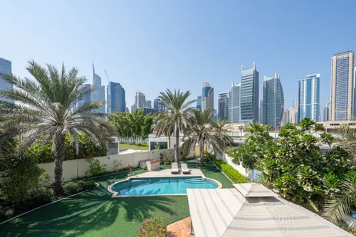 4 Bedrooms Villa in Meadows 2
