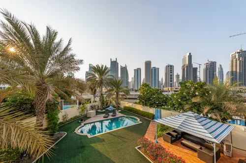 4 Bedrooms Villa in Meadows 2