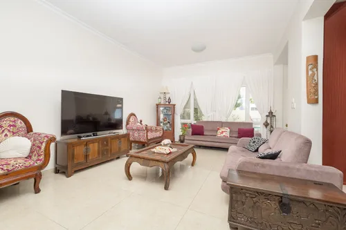 4 Bedrooms Villa in Meadows 2