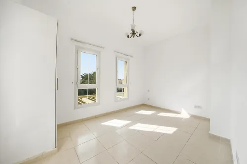 2 Bedrooms Townhouse in Springs 3