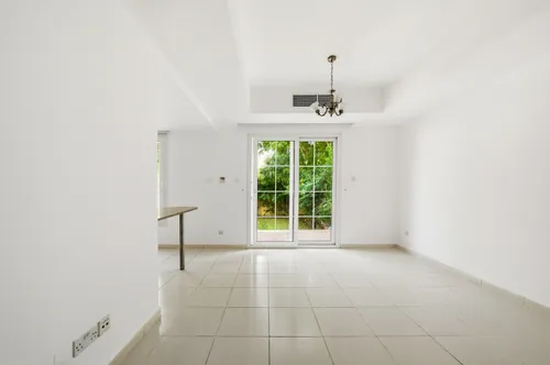 2 Bedrooms Townhouse in Springs 3