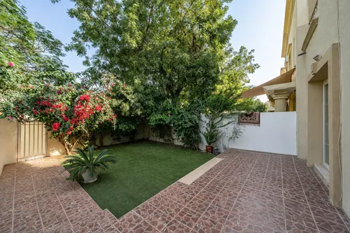 2 Bedrooms Townhouse in Springs 3