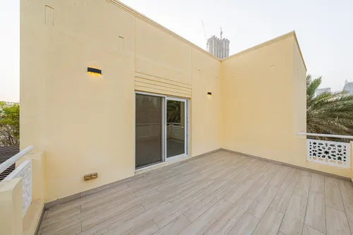 4 Bedrooms Villa in Meadows 2