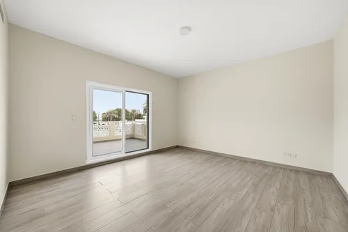 4 Bedrooms Villa in Meadows 2