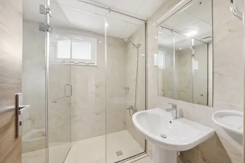 4 Bedrooms Villa in Meadows 2