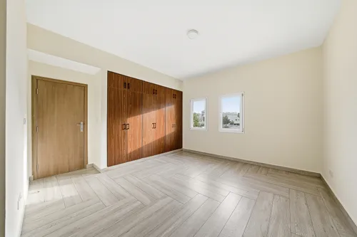 4 Bedrooms Villa in Meadows 2