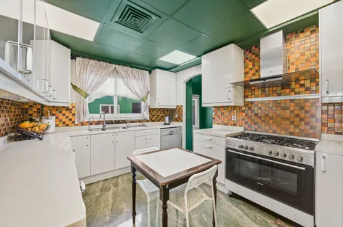 4 Bedrooms Villa in Meadows 1