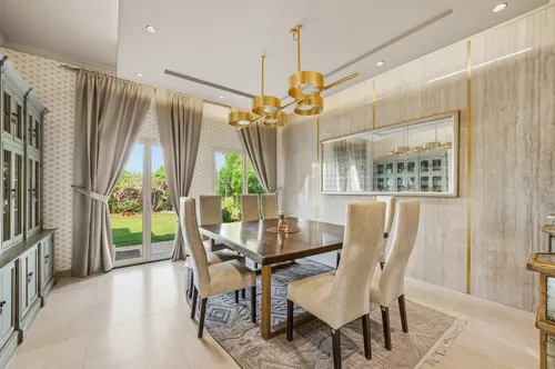 4 Bedrooms Villa in Meadows 1