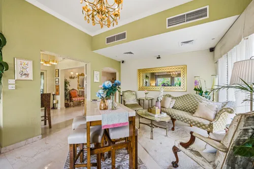 4 Bedrooms Villa in Meadows 1