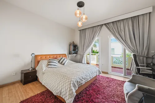 4 Bedrooms Villa in Meadows 1