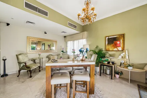 4 Bedrooms Villa in Meadows 1