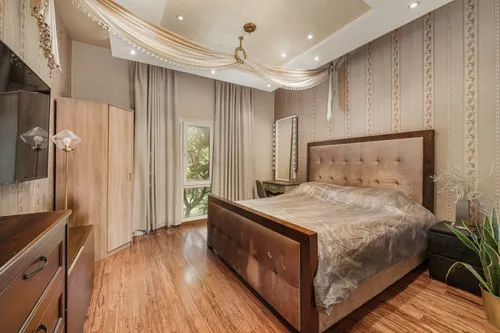 4 Bedrooms Villa in Meadows 1