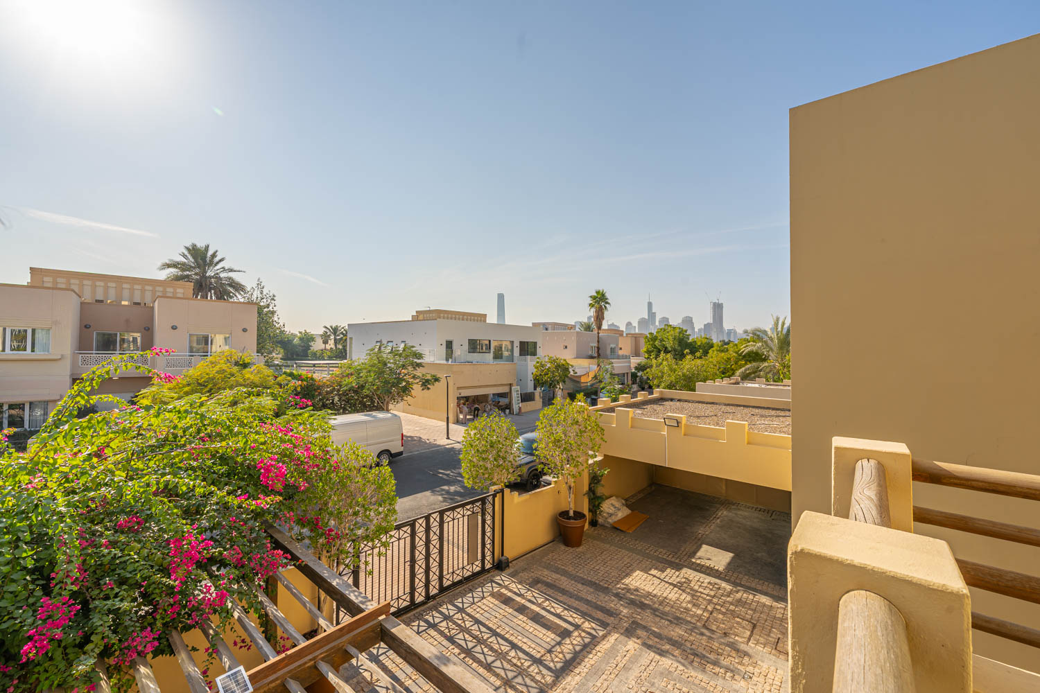 6 Bedrooms Villa in Meadows 5